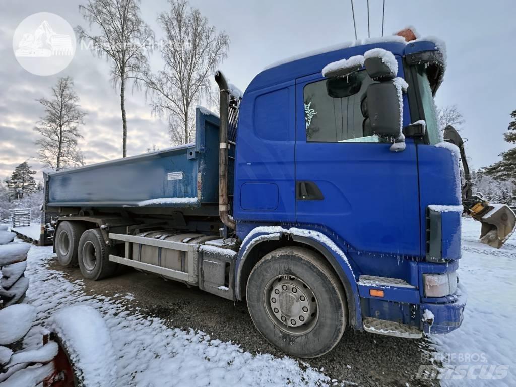 Scania R 124 GB 470 Rol kiper kamioni sa kukom za podizanje tereta