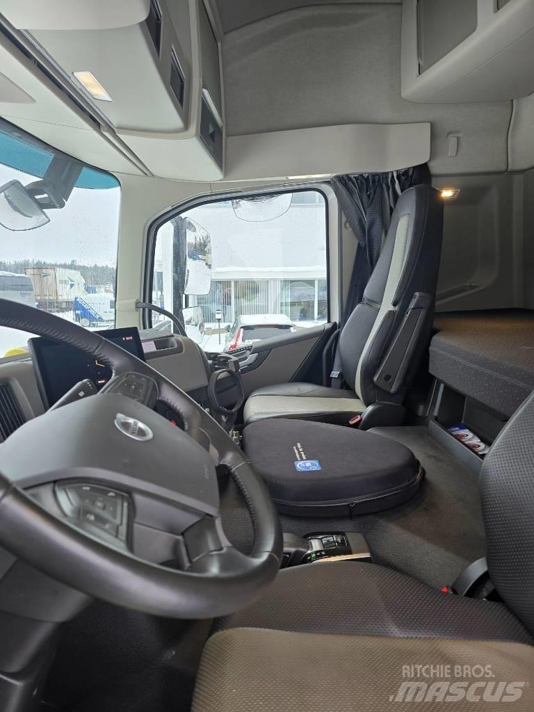 Volvo FM Electric Rol kiper kamioni sa kukom za podizanje tereta