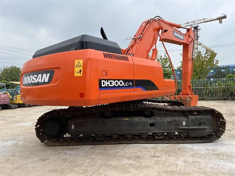 Doosan 300 Bageri guseničari