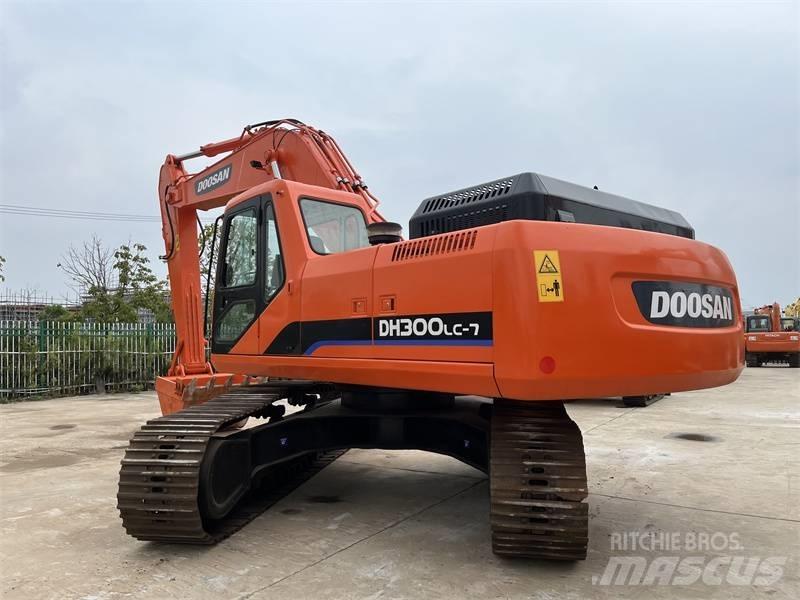 Doosan 300 Bageri guseničari