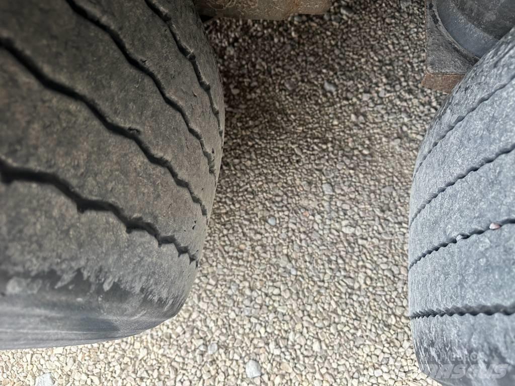 Krone SD Poluprikolice sa ciradom