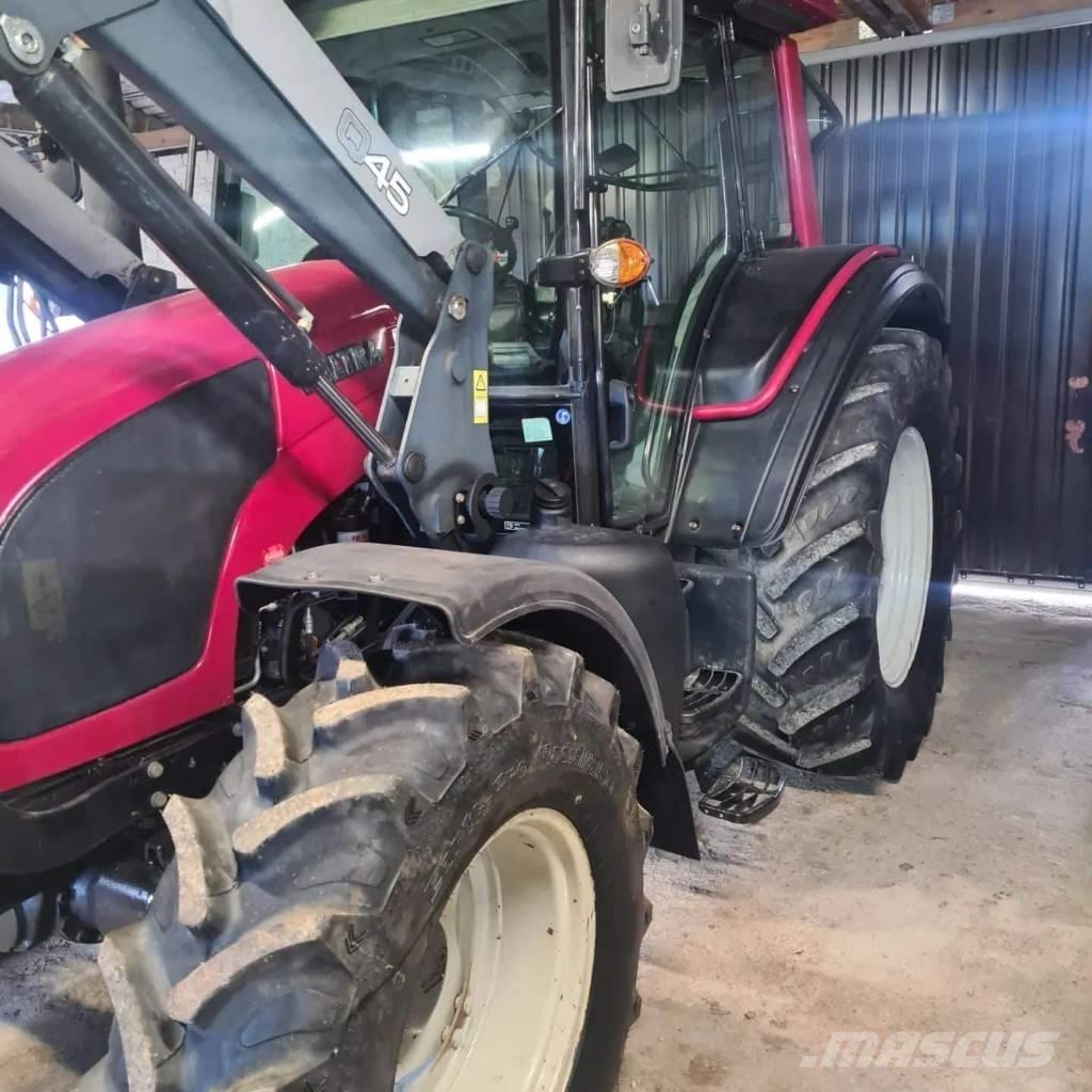 Valtra T 174 Traktori