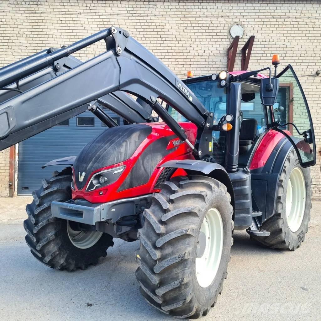 Valtra T 174 Traktori