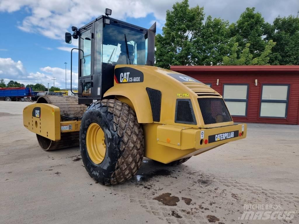 CAT CS 683 E Valjci sa jednim bubnjem