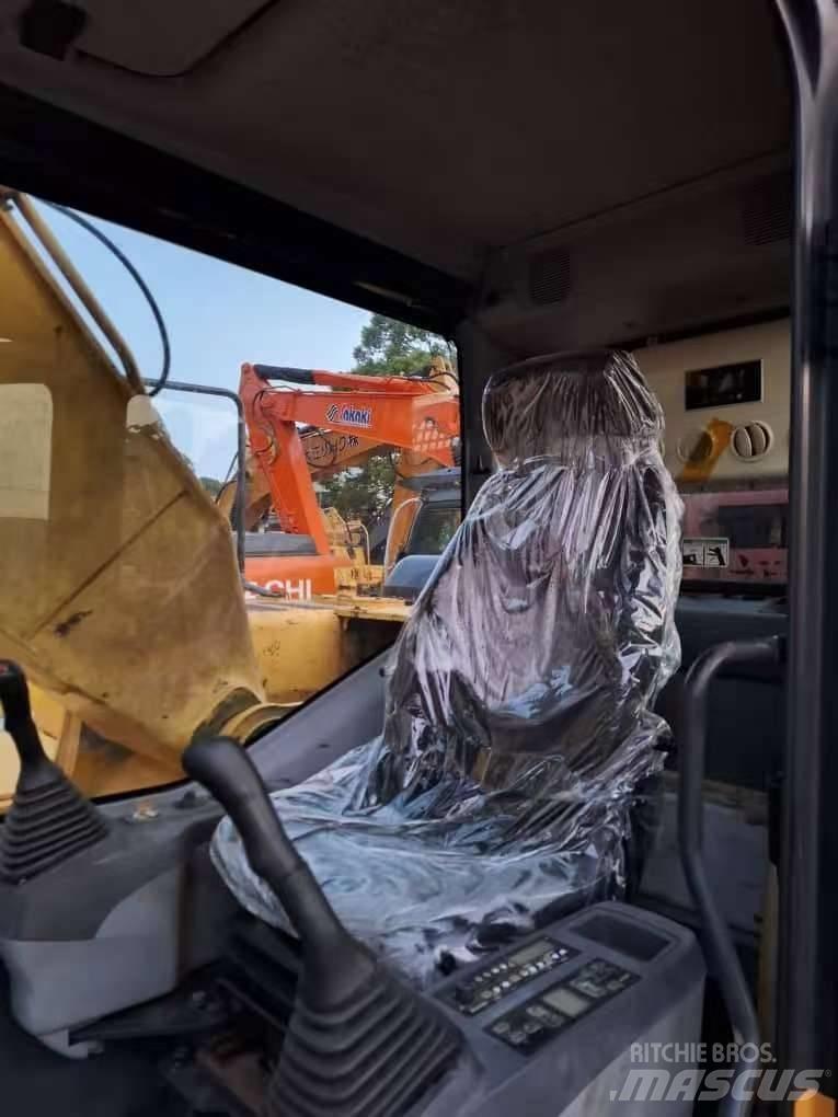 Komatsu PC 200-7 Bageri guseničari
