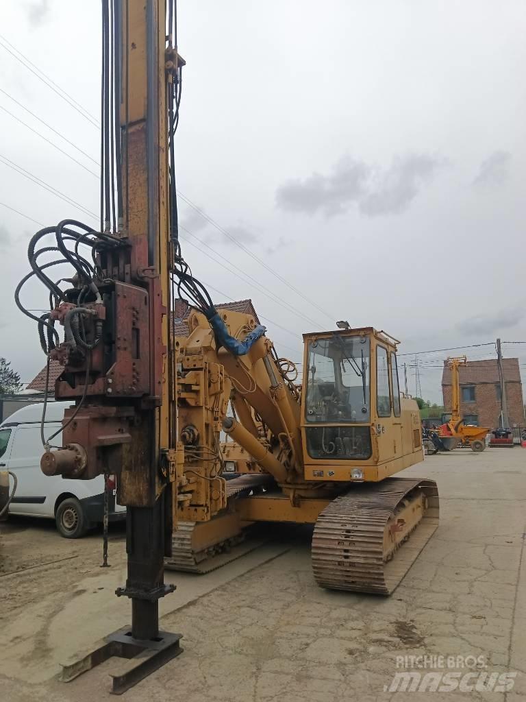 Liebherr R 922 L Bageri guseničari
