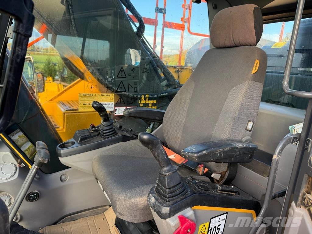 Volvo EC 380 EL Bageri guseničari