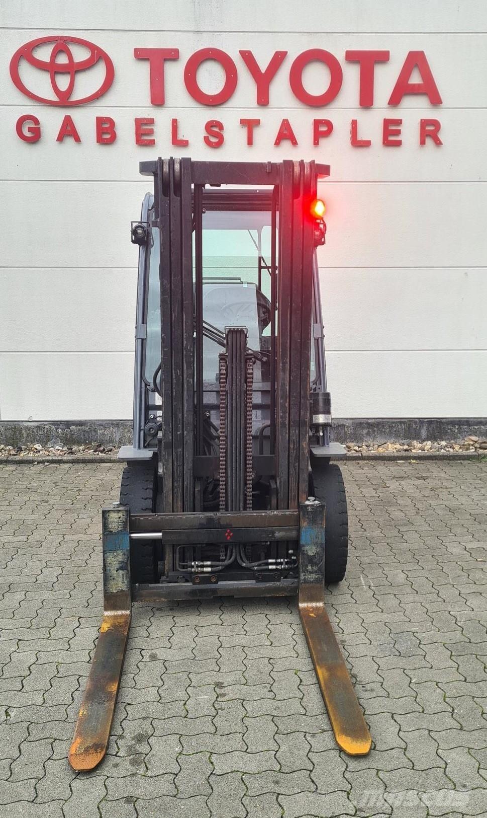 Toyota 02-8FGF25 Plinski viljuškari