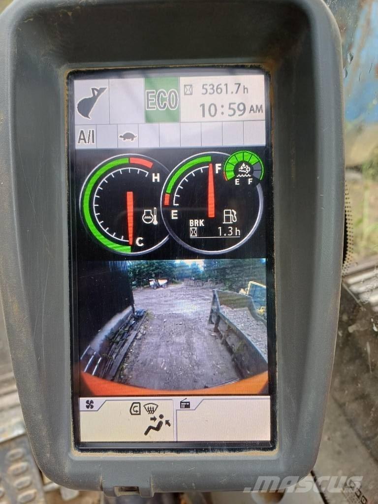 Hitachi ZX 135 US-6 Bageri guseničari
