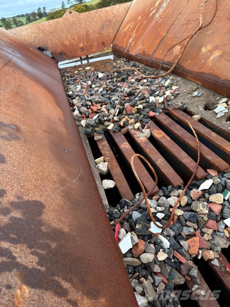 Sandvik QJ 241 Mobilne drobilice