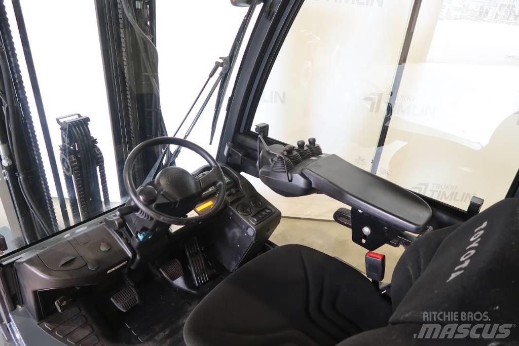 Toyota 52-8FDF25 Dizelski viljuškari