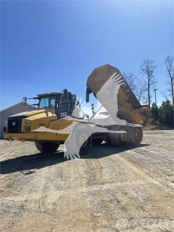 CAT 745 Zglobni damperi