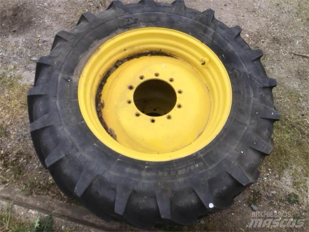 Michelin 420/85R34 Gume, točkovi i felne