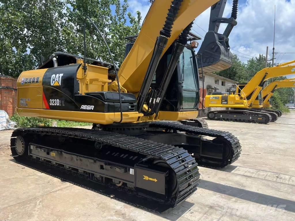 CAT 323d2l Midi bageri 7t – 12t