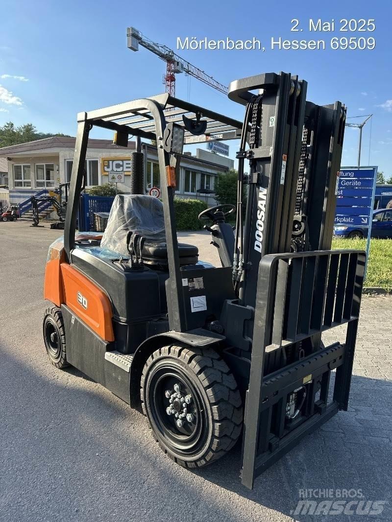 Doosan D30NXP Dizelski viljuškari