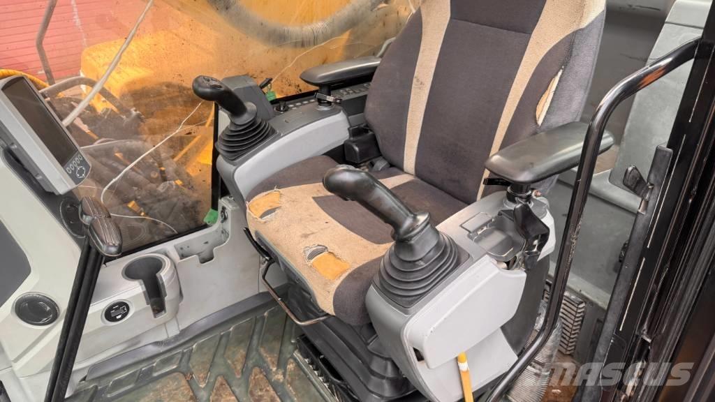 CAT 352 F Bageri guseničari