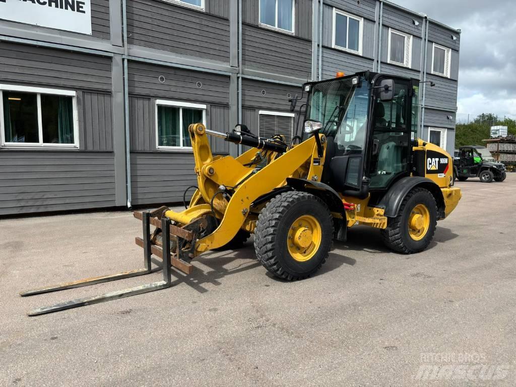  ** SOLD ** CAT 906M Utovarivači na točkove