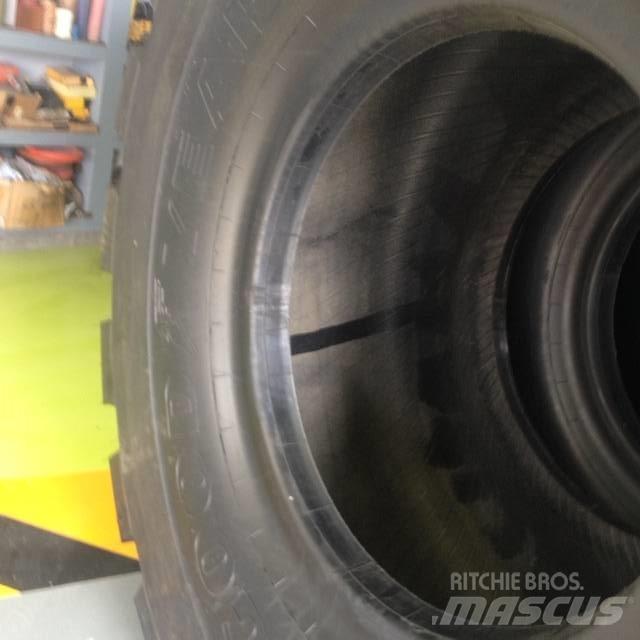 Goodyear 3565R33 L5 Gume, točkovi i felne