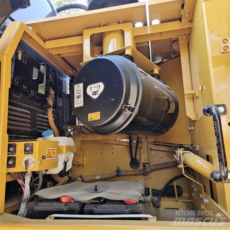CAT 320 GC Bageri guseničari