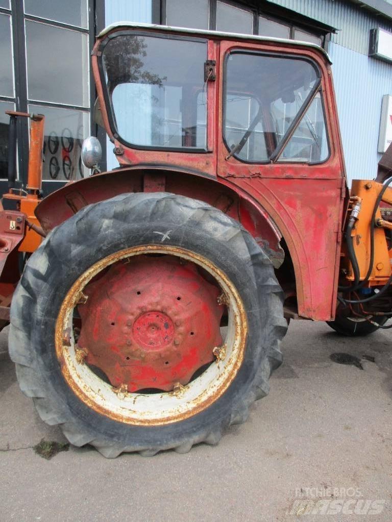 IH 523 Traktori