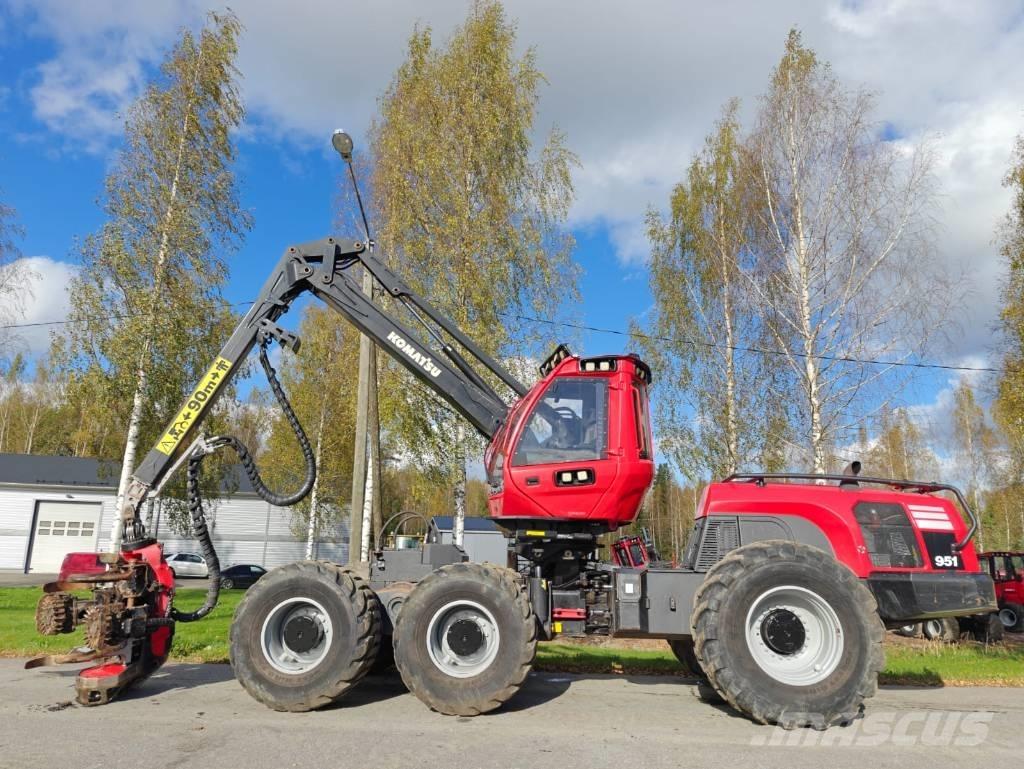 Komatsu 951 Harversteri