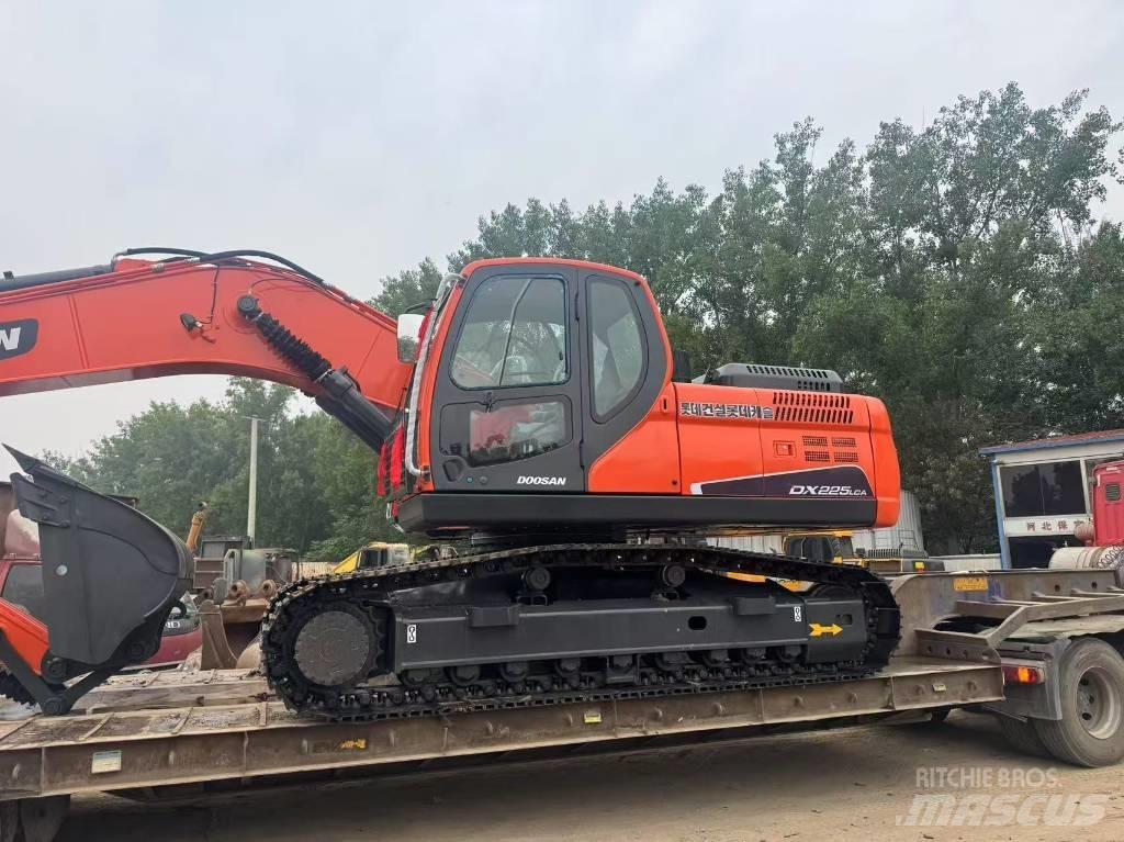 Doosan DX 225 LCA Bageri guseničari