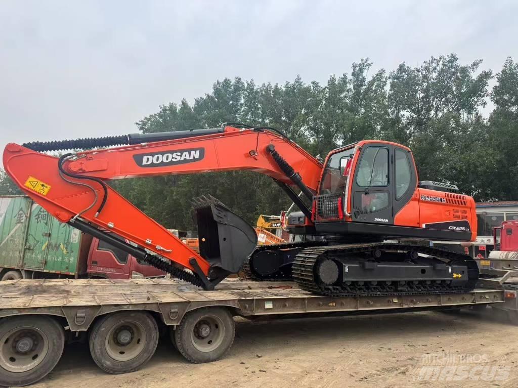Doosan DX 225 LCA Bageri guseničari