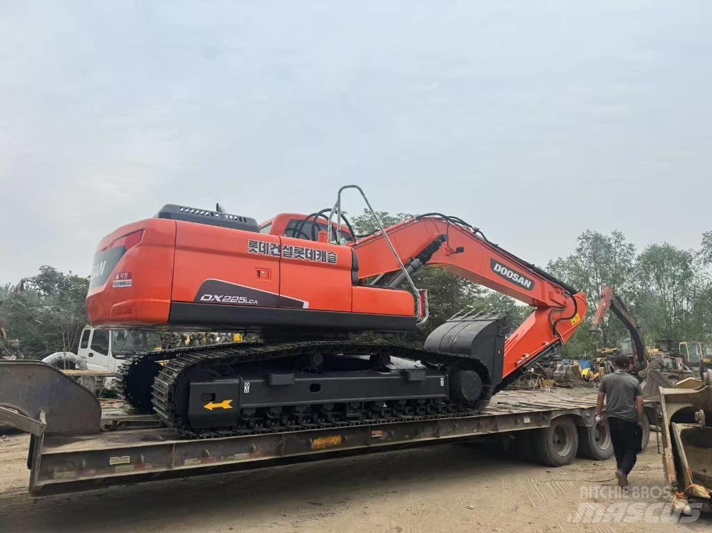 Doosan DX 225 LCA Bageri guseničari