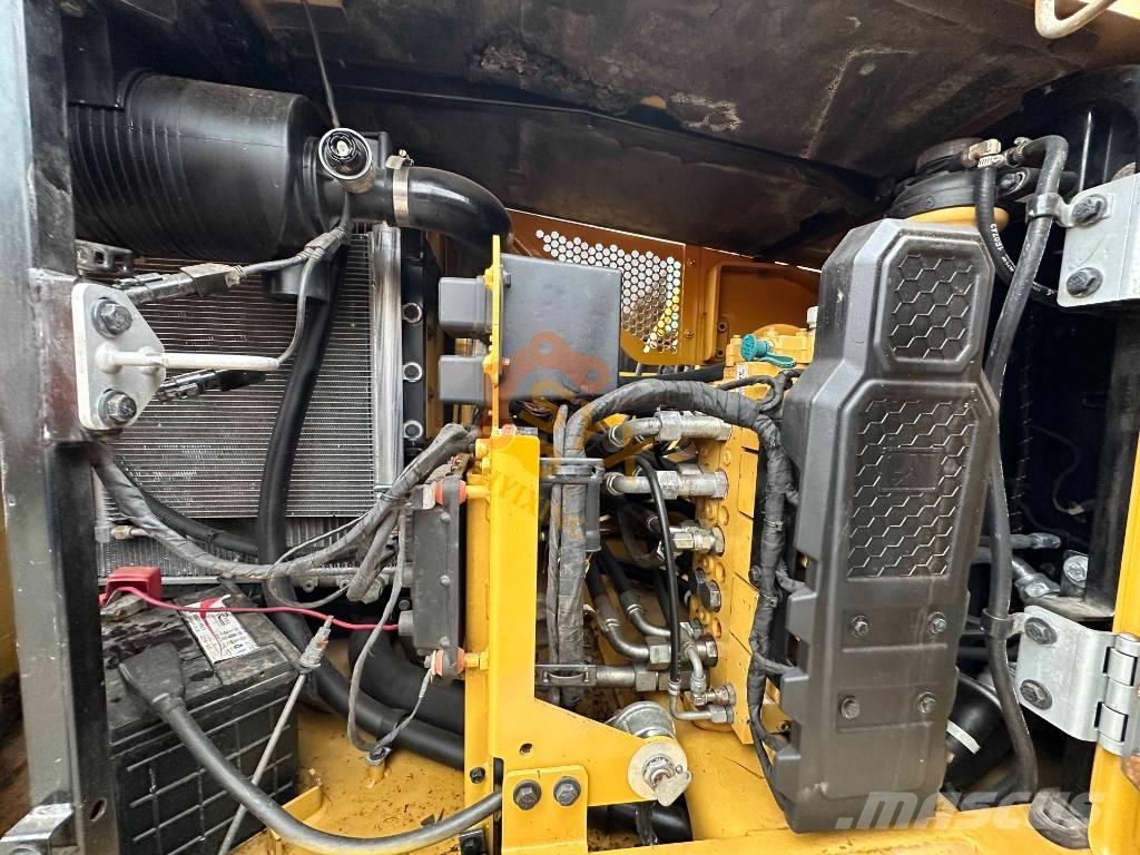 CAT 310 Bageri guseničari