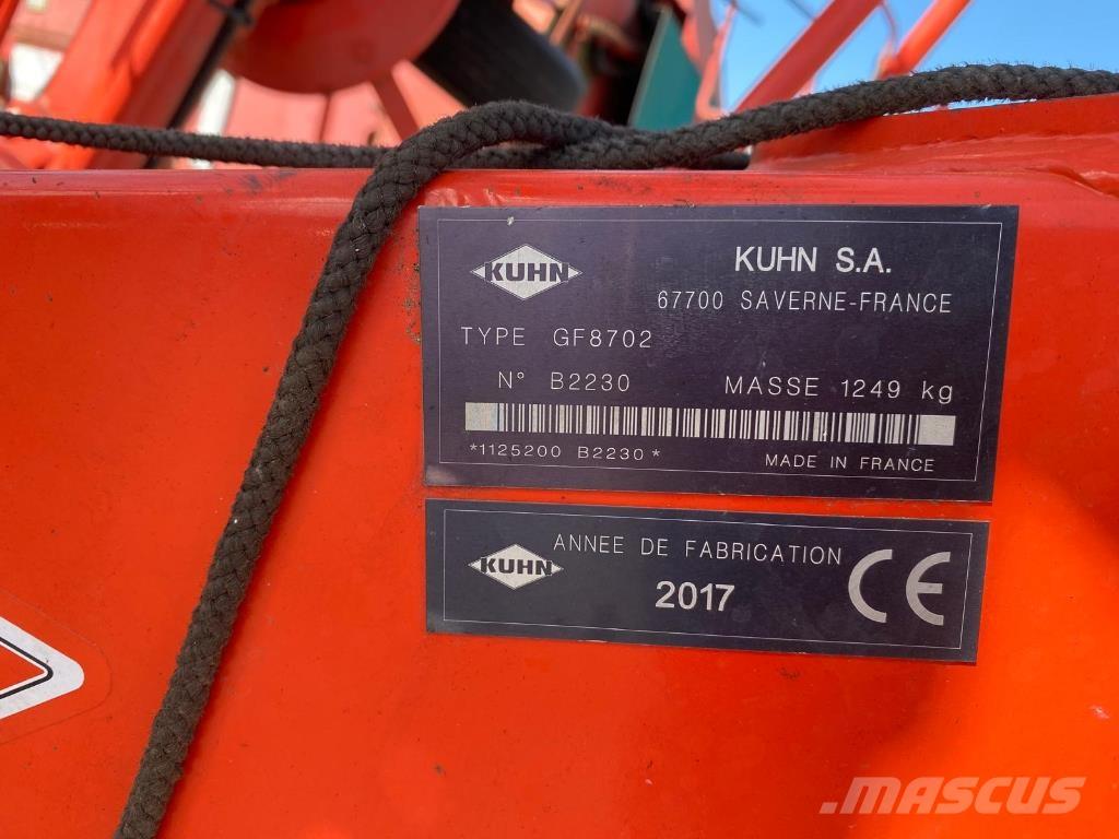 Kuhn GF8702 Okretači i sakupljači sena