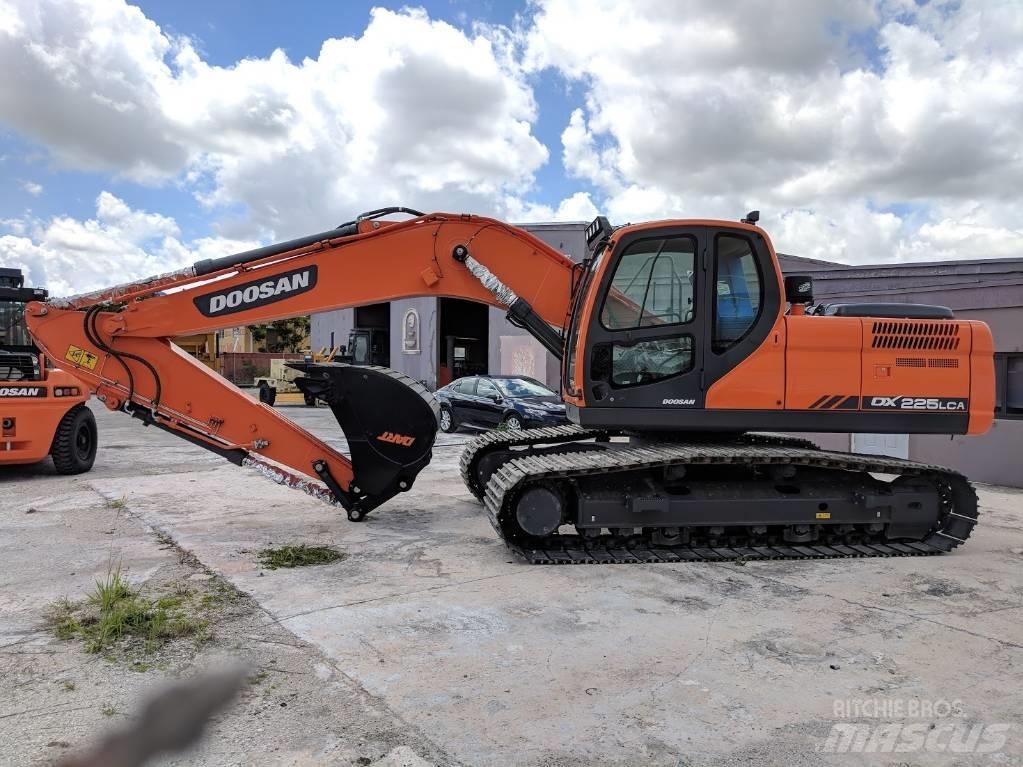 Doosan DX 225 LCA Bageri guseničari