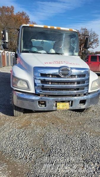 Hino Toilet Truck Kamioni cisterne
