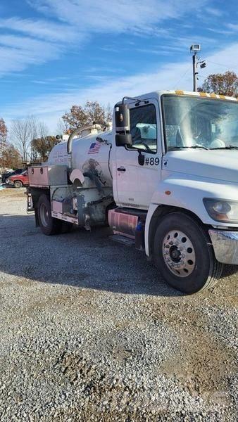 Hino Toilet Truck Kamioni cisterne