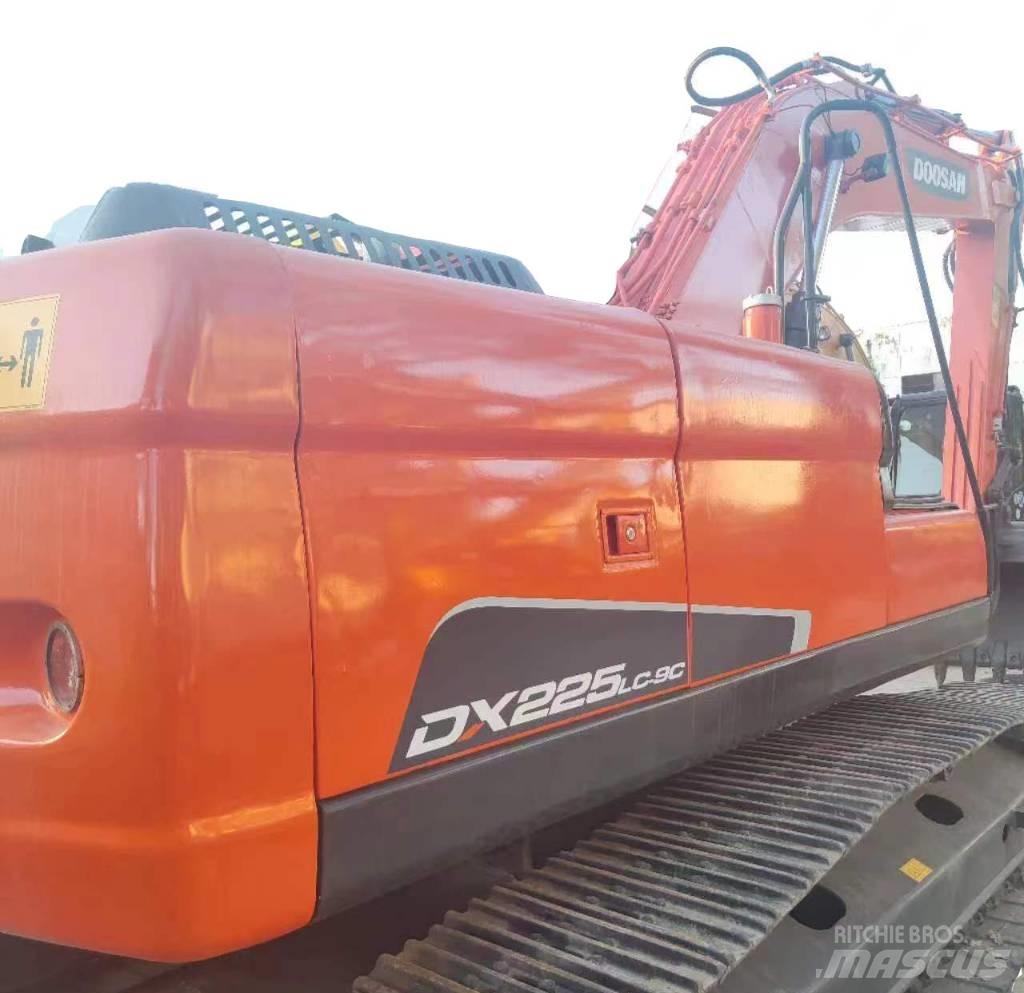 Doosan DX 225 Bageri guseničari
