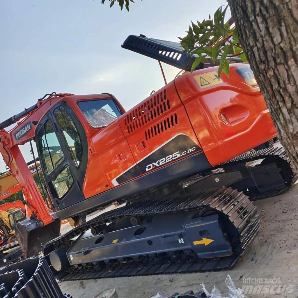 Doosan DX 225 LC Bageri guseničari