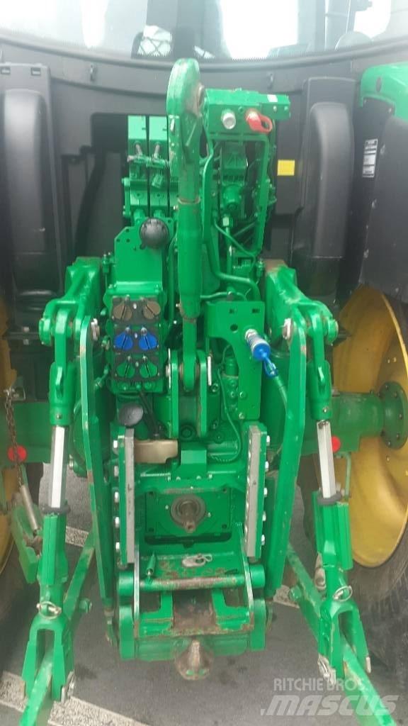 John Deere 6120 R Traktori