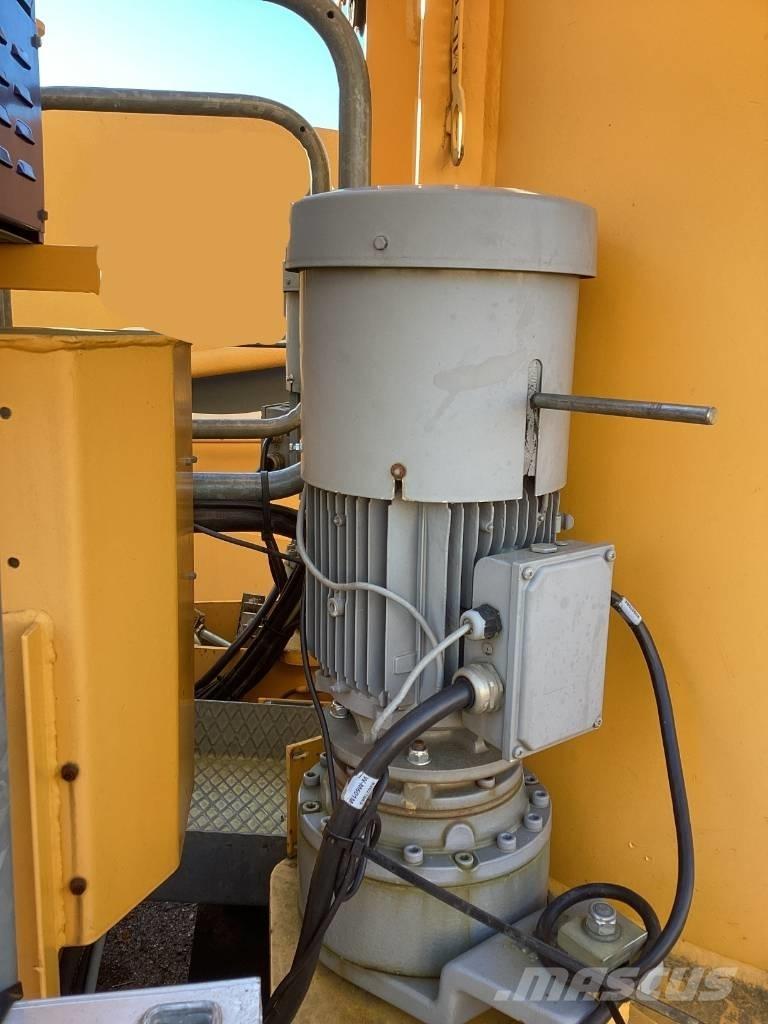 Potain MDT248-J10 Kranovi tornjevi