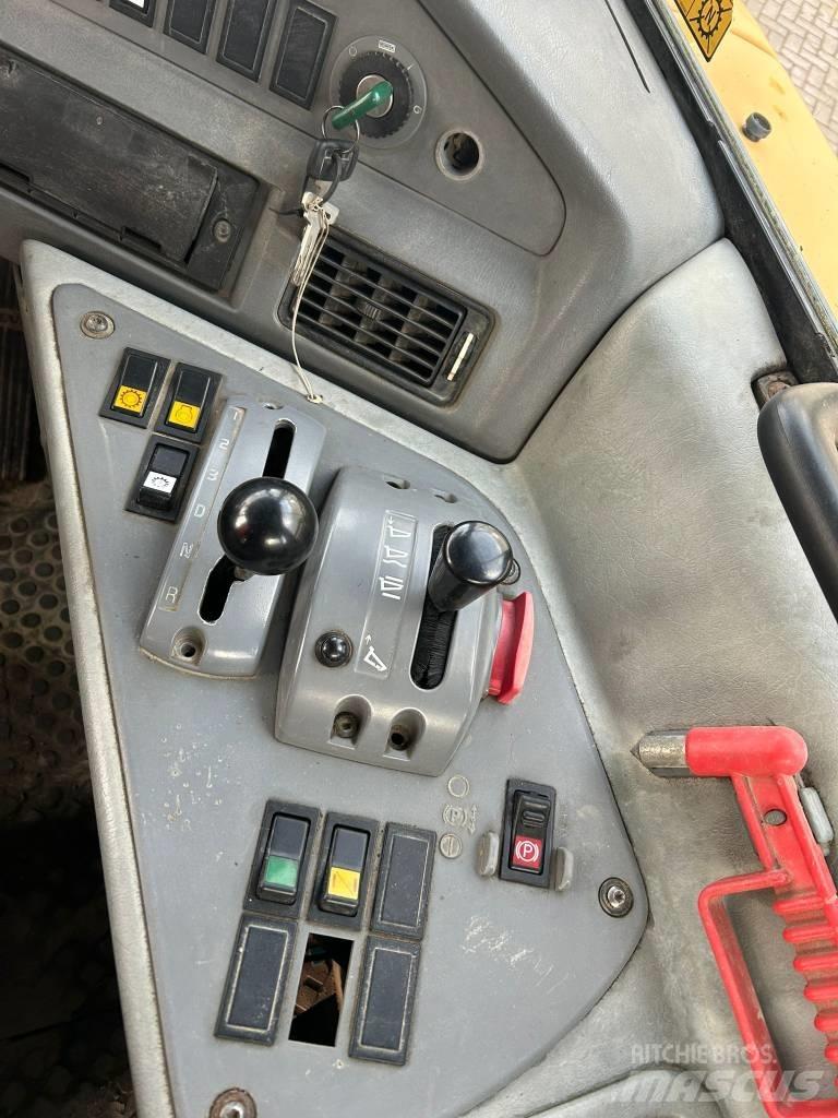 Volvo A 25 D Zglobni damperi