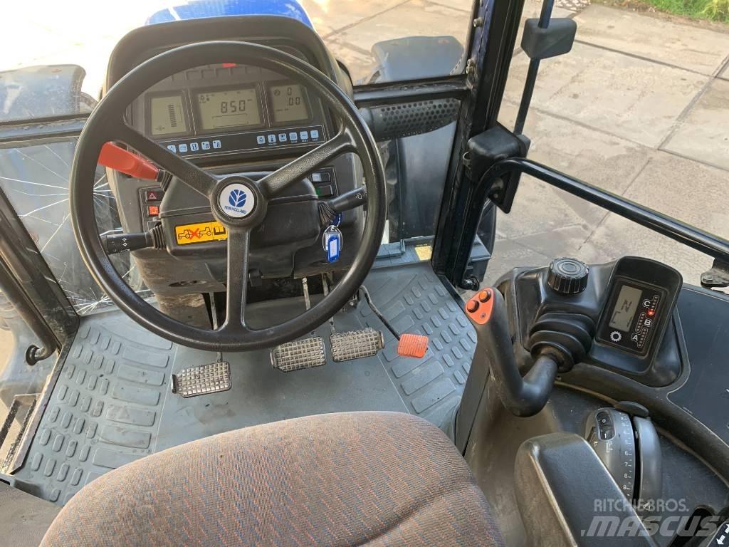 New Holland TM 125 Traktori