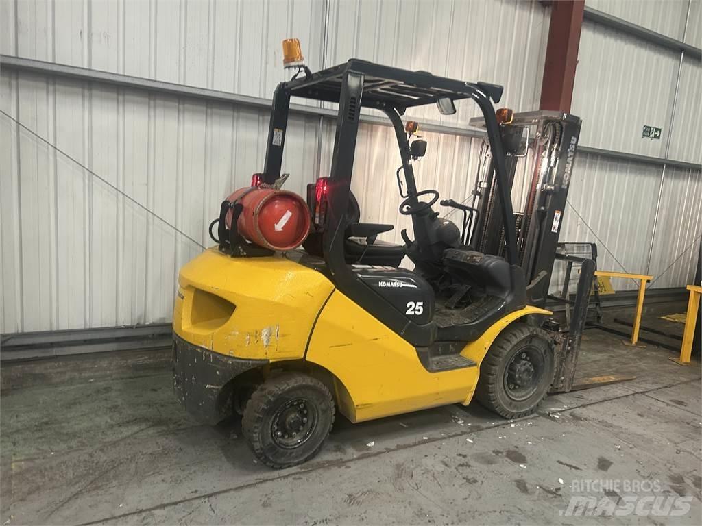 Komatsu FG25HT-17 Plinski viljuškari