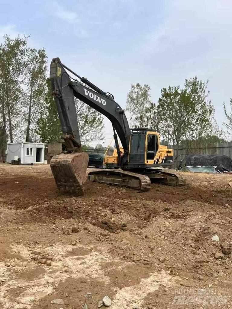 Volvo EC 240 Bageri guseničari