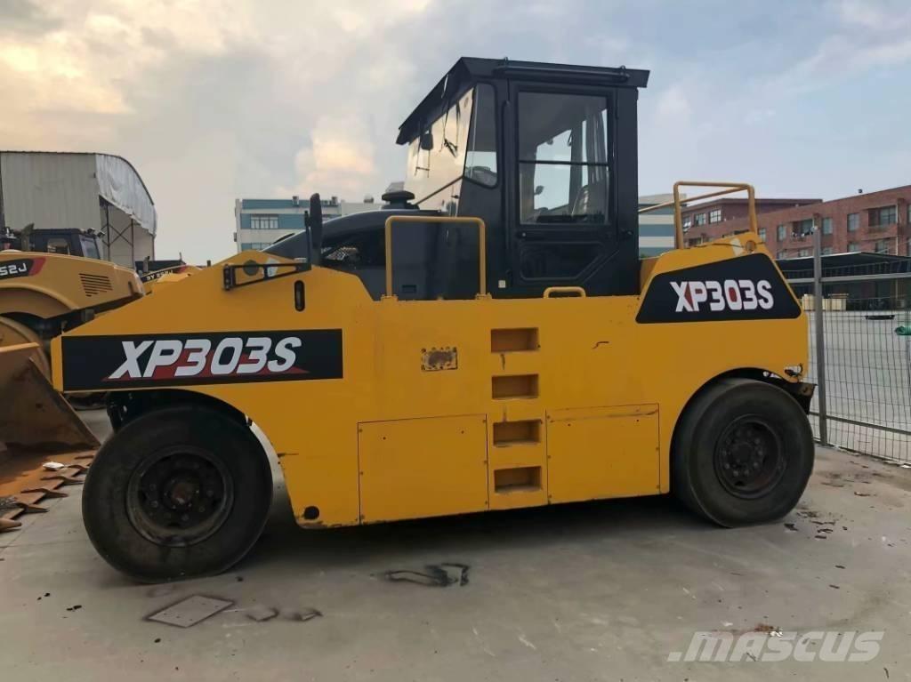 XCMG XP 303 Gumeni valjci na točkovima