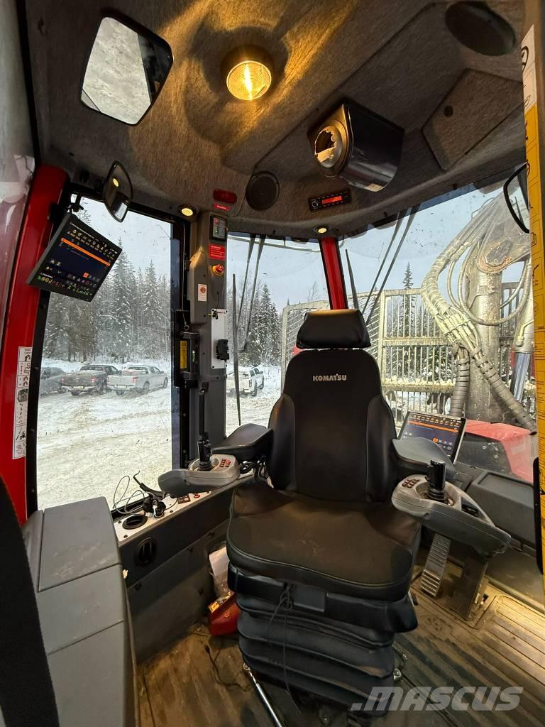 Komatsu 895 Forvarderi