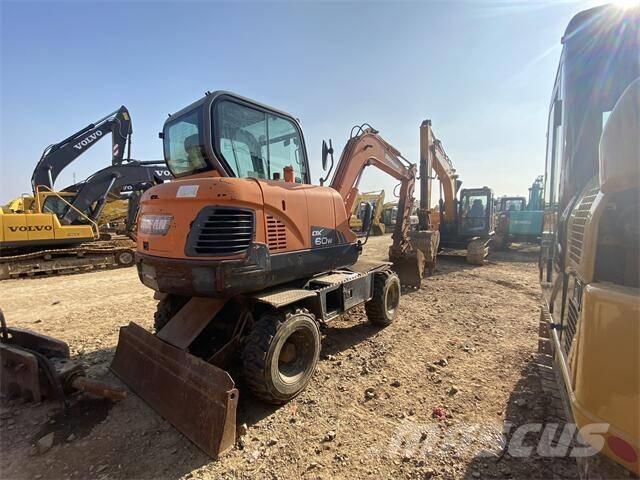 Doosan DX60W Bageri točkaši
