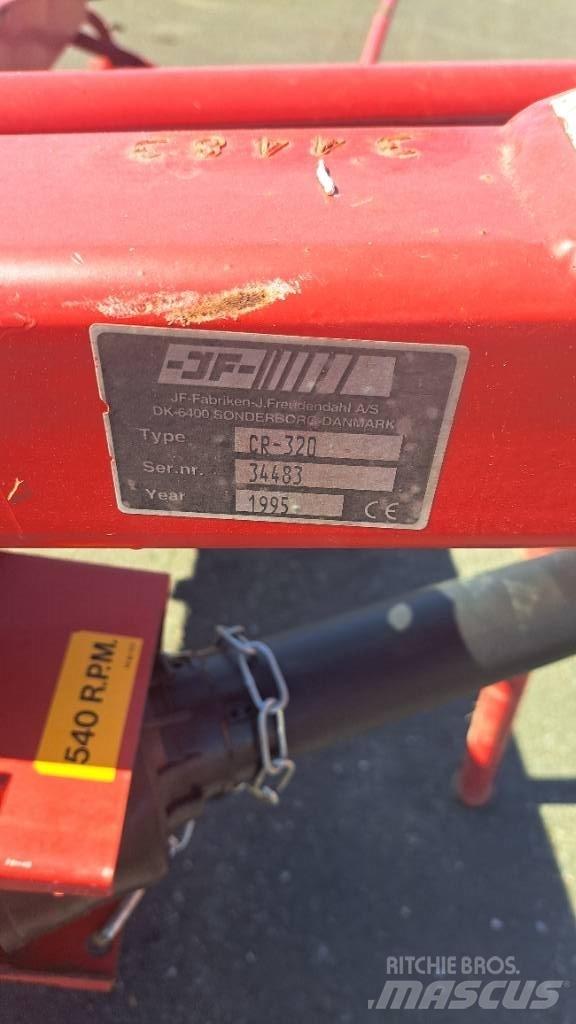 JF CR 320 Okretači i sakupljači sena