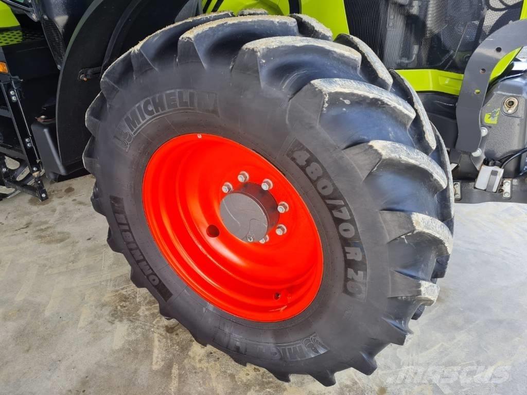 CLAAS 530 cmatic cis+ Traktori