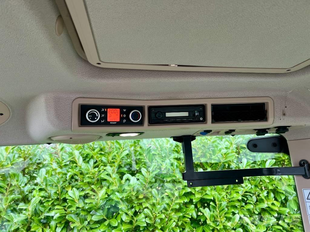 Fendt 724 S4 Profi Traktori