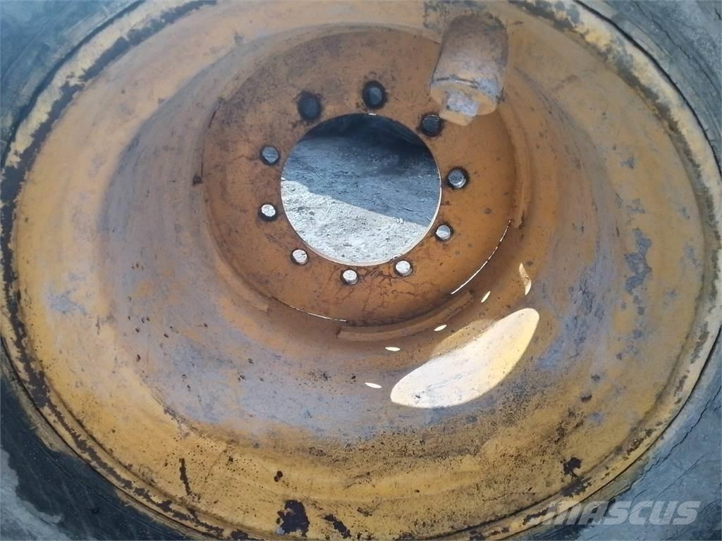 Ösa 250 24x26,5 Gume, točkovi i felne
