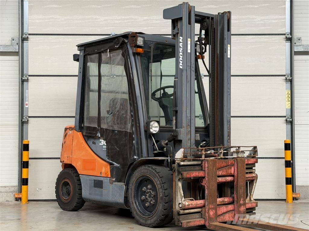 Doosan D30S-5 Dizelski viljuškari