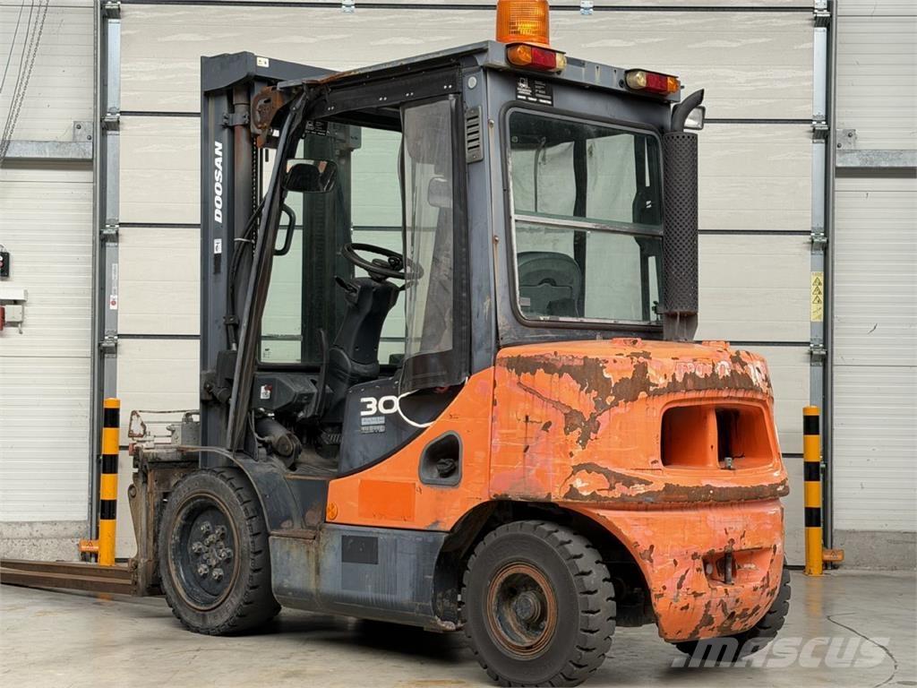 Doosan D30S-5 Dizelski viljuškari